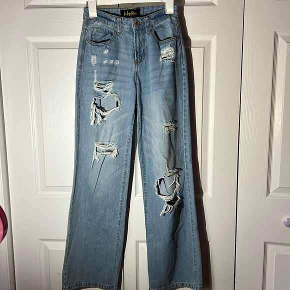 Woman’s ripped jeans, size 3/25 - Picture 1 of 3